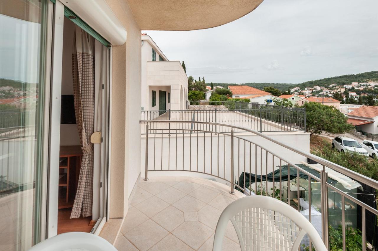 Apartments Lumaduma Trogir Exterior photo